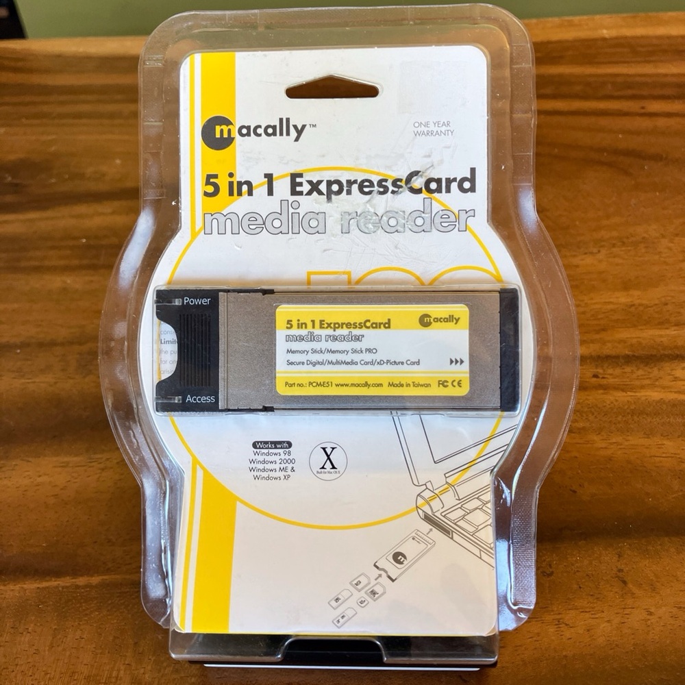5 in 1 ExpressCard Media Reader - Yellow and Black